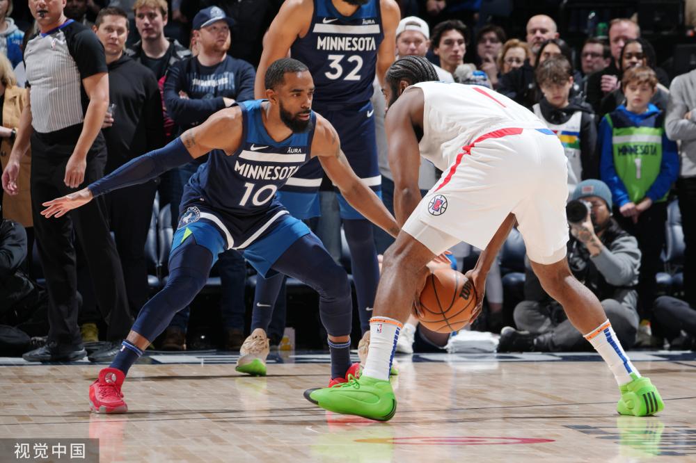 职业发展受 职业发展受